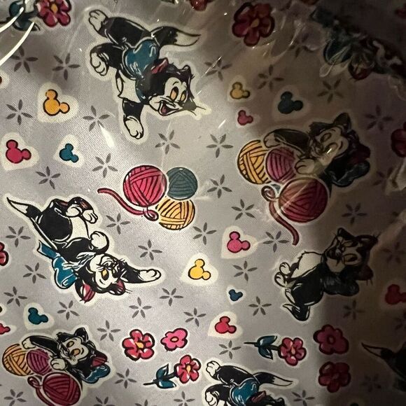 NWT Vera Bradley Bag Whimsy Cosmetic In Disney Mickey Mouse Piccadilly Paisley - Picture 13 of 15